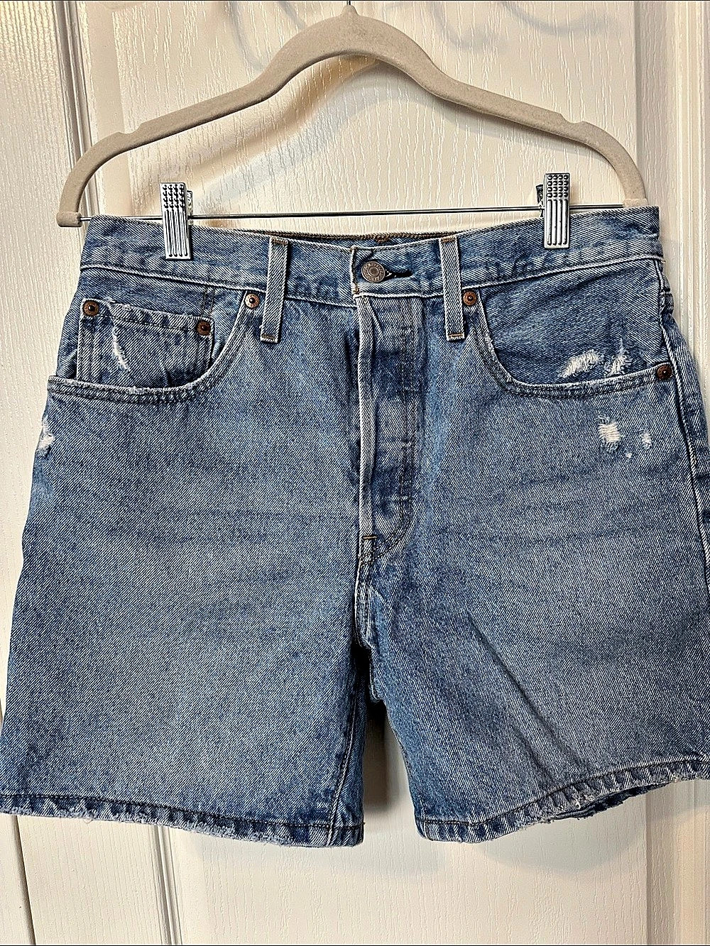 Levi's 501 Original High-Rise Button Fly medium Wash Women’s Denim Jean Shorts L